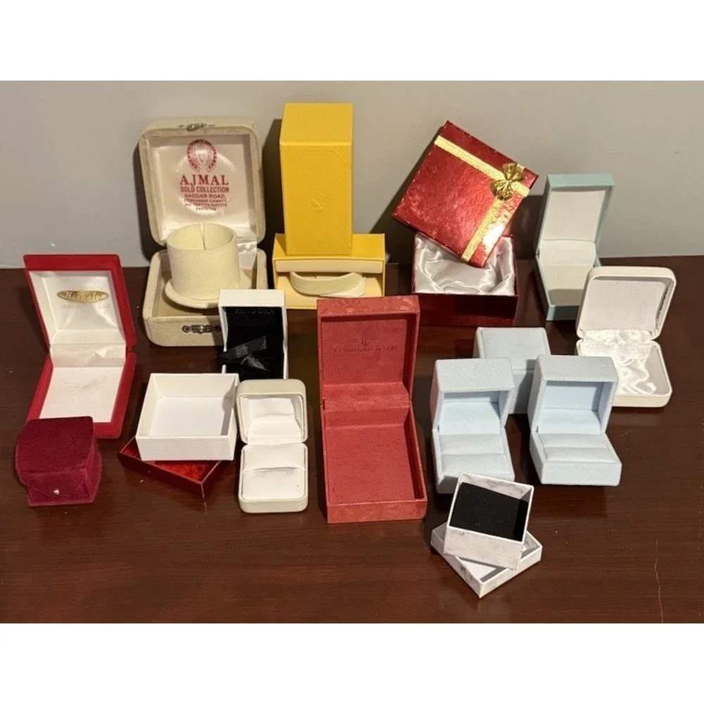Lot Of 15 assorted jewelry boxes,‎ Different Sizes Used